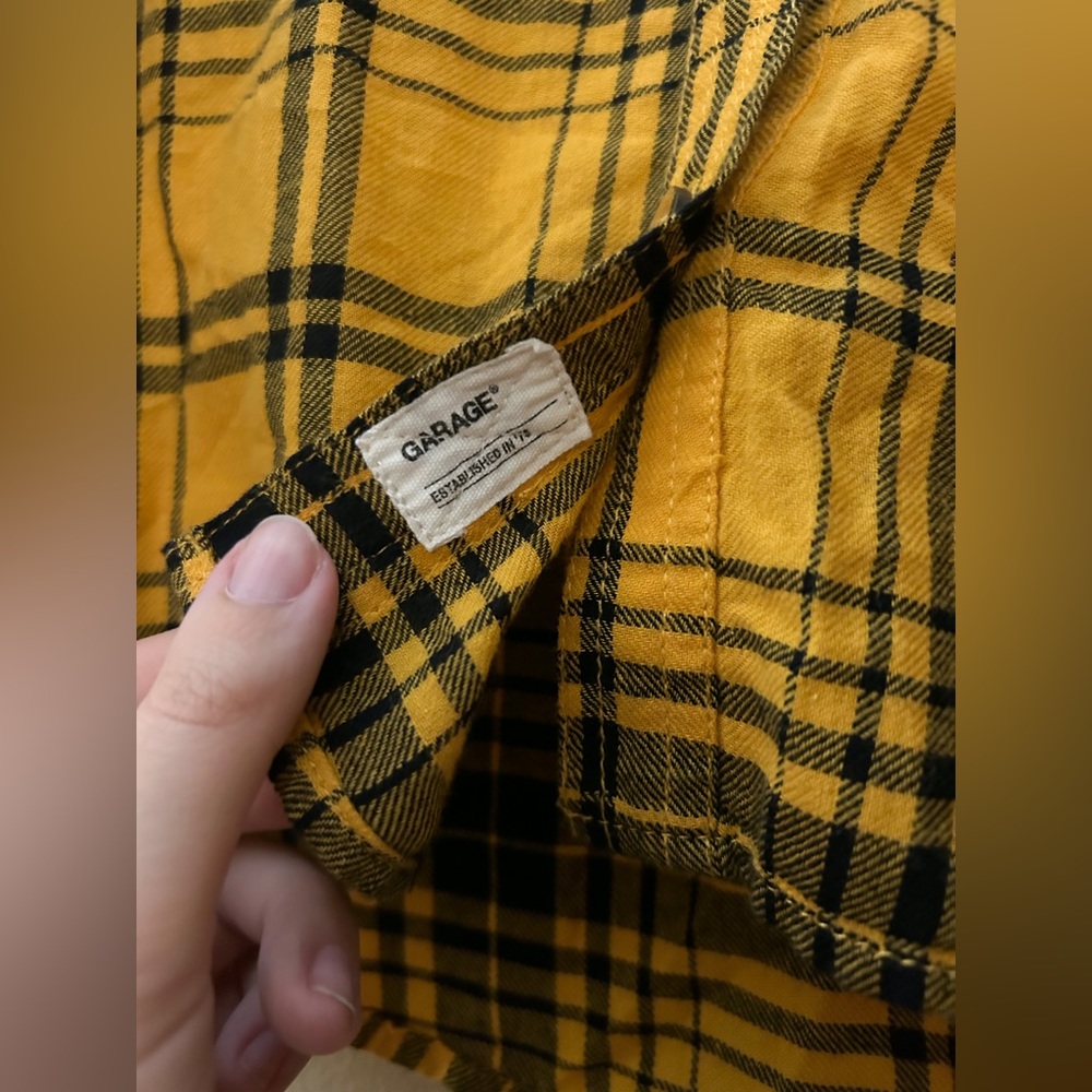 Garage Yellow Flannel - Picture 4 of 4